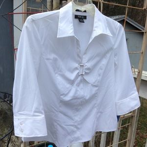 New white blouse.95%polyester5%spandex. stretch